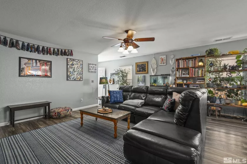 7867 Tulear, Reno, Nevada 89506, 3 Bedrooms Bedrooms, ,2 BathroomsBathrooms,Residential,Residential,Tulear,250005111