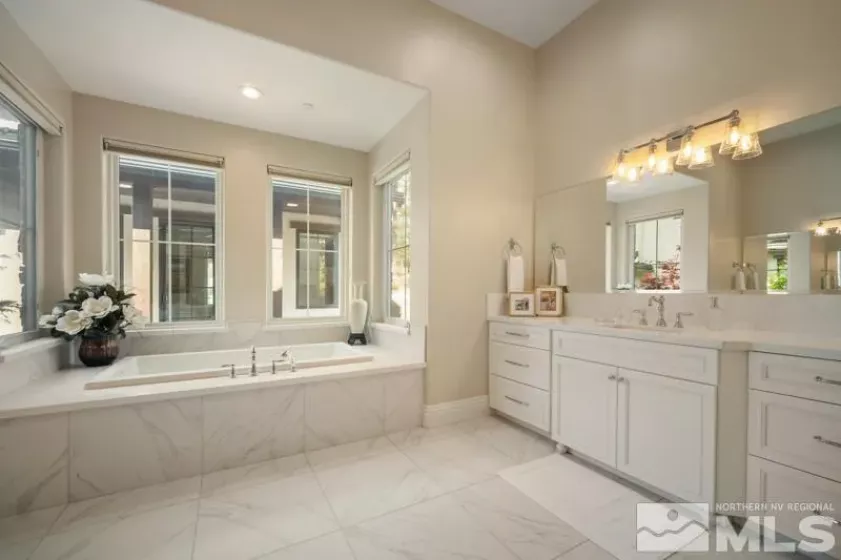 5024 Bordeaux, Reno, Nevada 89511, 5 Bedrooms Bedrooms, ,6 BathroomsBathrooms,Residential,Residential,Bordeaux,250006093