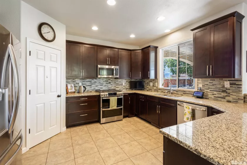 2415 GARZONI, Sparks, Nevada 89434, 4 Bedrooms Bedrooms, ,3 BathroomsBathrooms,Residential,Residential,GARZONI,250006097