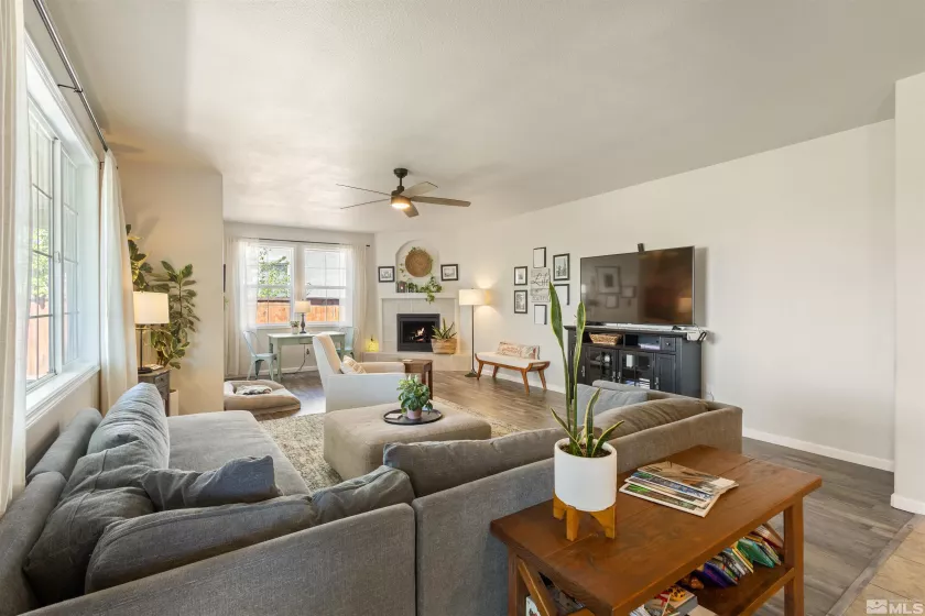 2415 GARZONI, Sparks, Nevada 89434, 4 Bedrooms Bedrooms, ,3 BathroomsBathrooms,Residential,Residential,GARZONI,250006097