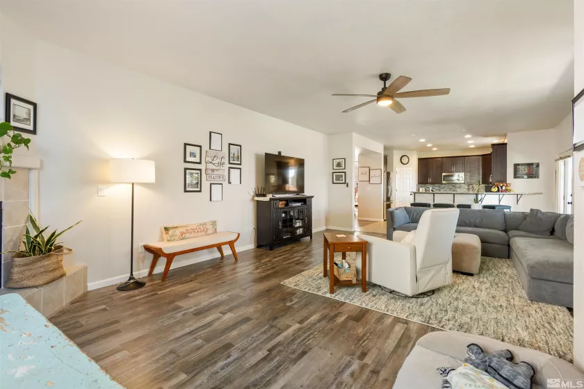 2415 GARZONI, Sparks, Nevada 89434, 4 Bedrooms Bedrooms, ,3 BathroomsBathrooms,Residential,Residential,GARZONI,250006097