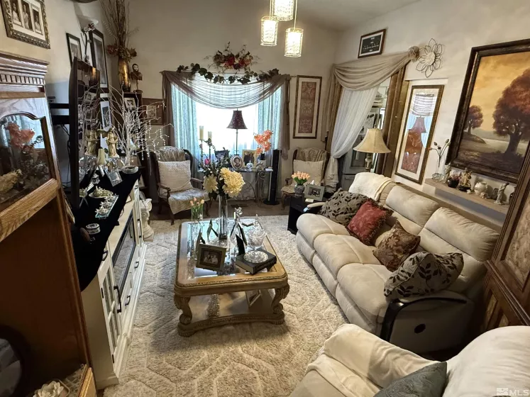 930 Glen Meadow, Sparks, Nevada 89434, 3 Bedrooms Bedrooms, ,2 BathroomsBathrooms,Residential,Residential,Glen Meadow,250006101