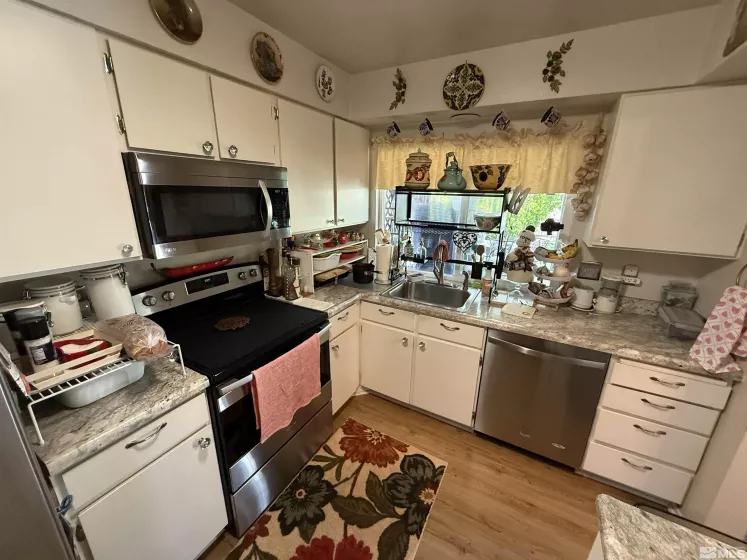 930 Glen Meadow, Sparks, Nevada 89434, 3 Bedrooms Bedrooms, ,2 BathroomsBathrooms,Residential,Residential,Glen Meadow,250006101