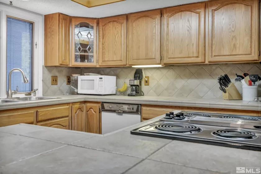 2012 Branch, Reno, Nevada 89509, 2 Bedrooms Bedrooms, ,3 BathroomsBathrooms,Residential,Residential,Branch,250006086