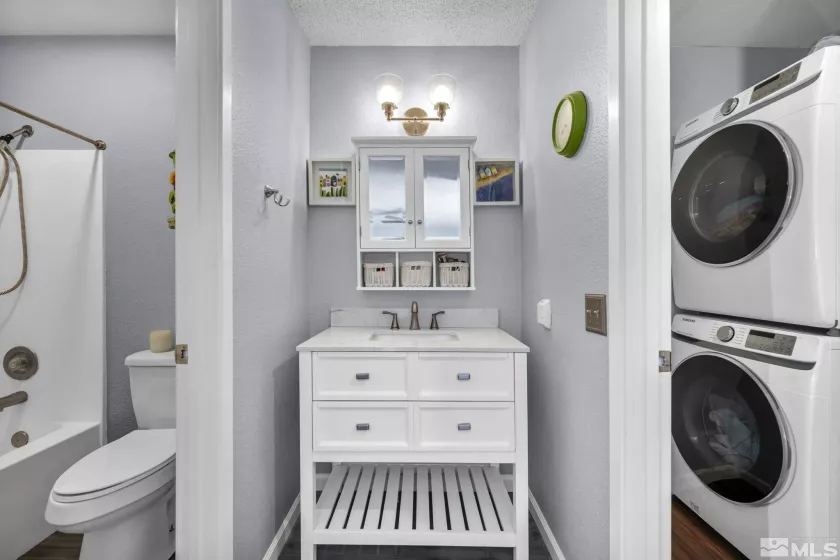 4721 Reggie, Reno, Nevada 89502, 1 Bedroom Bedrooms, ,2 BathroomsBathrooms,Residential,Residential,Reggie,250005136