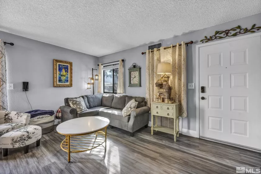 4721 Reggie, Reno, Nevada 89502, 1 Bedroom Bedrooms, ,2 BathroomsBathrooms,Residential,Residential,Reggie,250005136