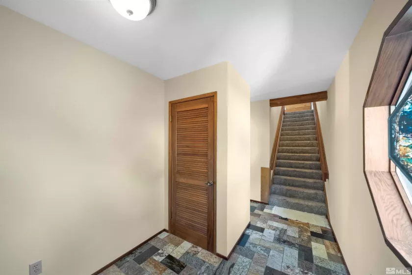 Entry/Foyer