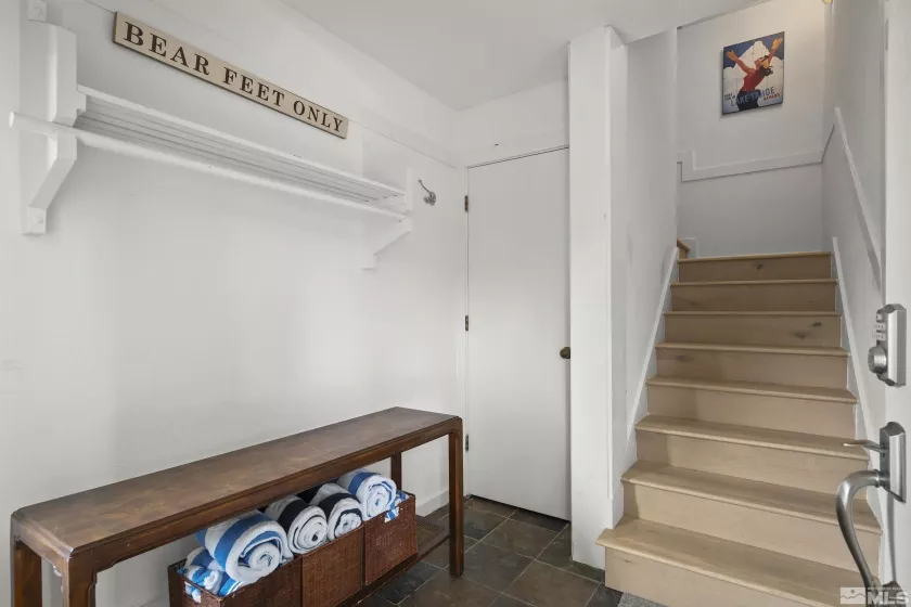 400 Fairview, Incline Village, Nevada 89451, 3 Bedrooms Bedrooms, ,2 BathroomsBathrooms,Residential,Residential,Fairview,250004482
