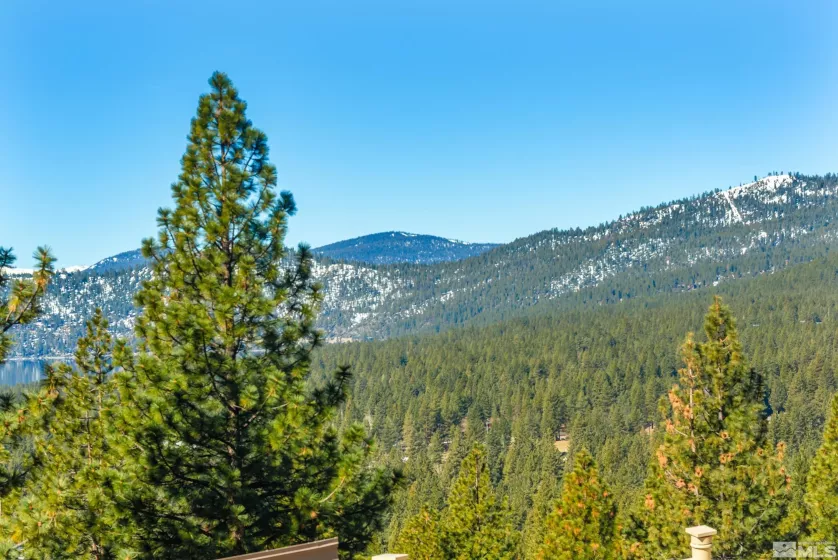 400 Fairview, Incline Village, Nevada 89451, 3 Bedrooms Bedrooms, ,2 BathroomsBathrooms,Residential,Residential,Fairview,250004482