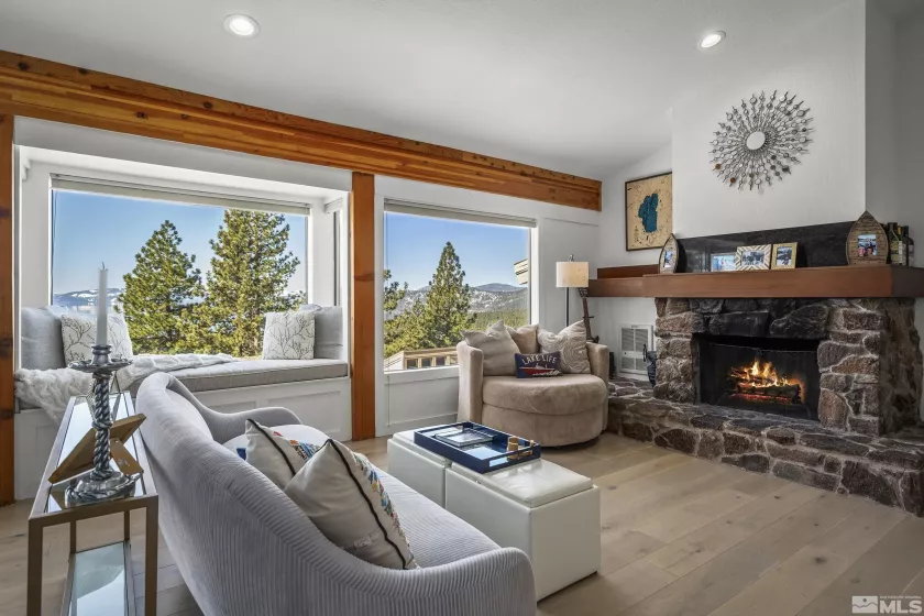 400 Fairview, Incline Village, Nevada 89451, 3 Bedrooms Bedrooms, ,2 BathroomsBathrooms,Residential,Residential,Fairview,250004482