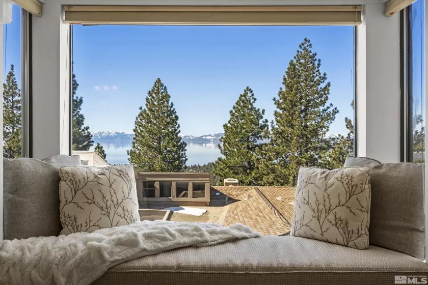 400 Fairview, Incline Village, Nevada 89451, 3 Bedrooms Bedrooms, ,2 BathroomsBathrooms,Residential,Residential,Fairview,250004482