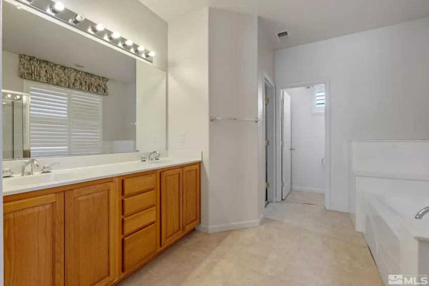 10568 Iron Point, Reno, Nevada 89521, 3 Bedrooms Bedrooms, ,3 BathroomsBathrooms,Residential,Residential,Iron Point,250006120