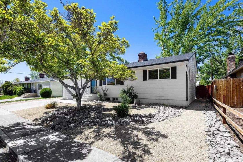 635 Lester, Reno, Nevada 89502, 3 Bedrooms Bedrooms, ,1 BathroomBathrooms,Residential,Residential,Lester,250006117