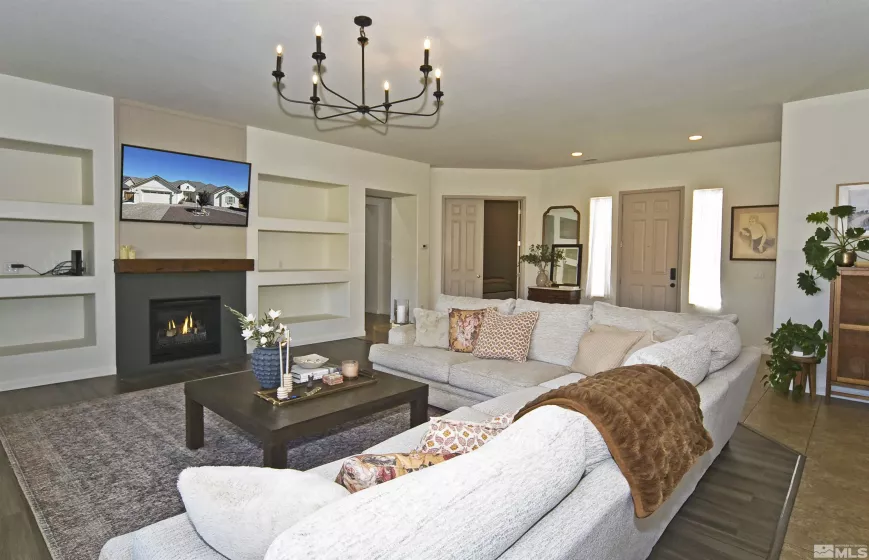 145 Horizon, Sparks, Nevada 89441, 4 Bedrooms Bedrooms, ,3 BathroomsBathrooms,Residential,Residential,Horizon,250006172