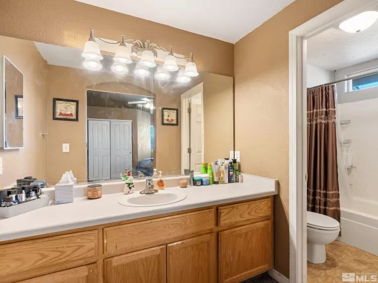 675 Jennys, Fernley, Nevada 89408, 3 Bedrooms Bedrooms, ,2 BathroomsBathrooms,Residential,Residential,Jennys,240015239