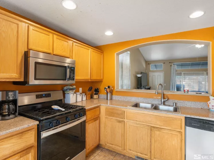 675 Jennys, Fernley, Nevada 89408, 3 Bedrooms Bedrooms, ,2 BathroomsBathrooms,Residential,Residential,Jennys,240015239