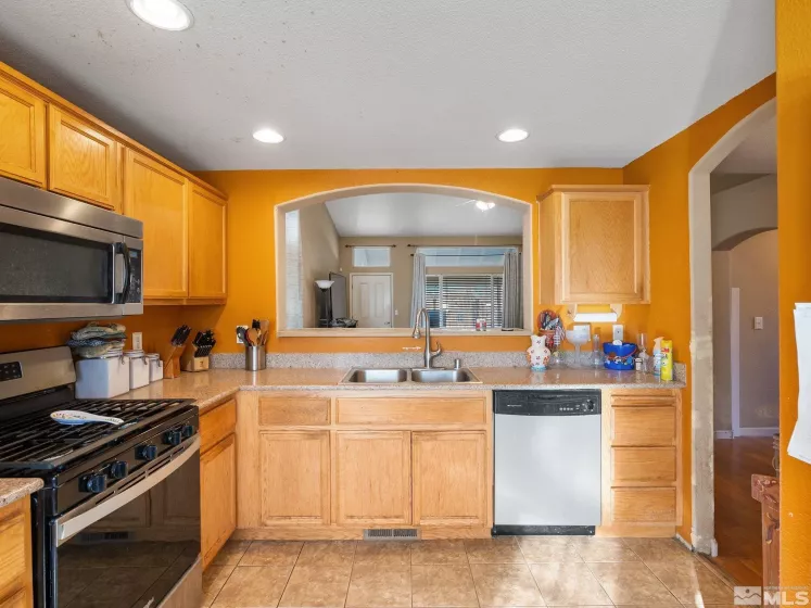 675 Jennys, Fernley, Nevada 89408, 3 Bedrooms Bedrooms, ,2 BathroomsBathrooms,Residential,Residential,Jennys,240015239