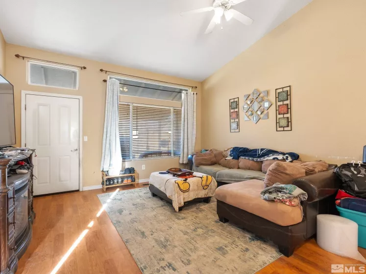 675 Jennys, Fernley, Nevada 89408, 3 Bedrooms Bedrooms, ,2 BathroomsBathrooms,Residential,Residential,Jennys,240015239