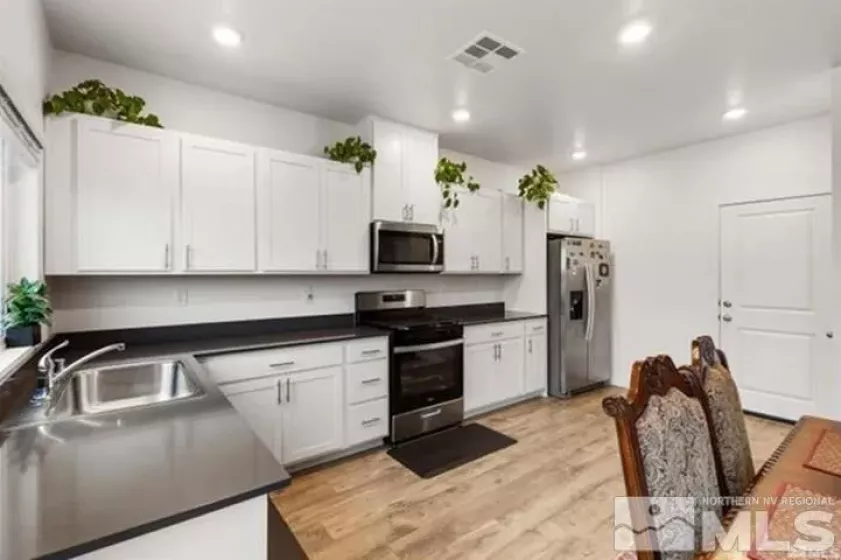 9113 Sturgeon Moon, Reno, Nevada 89506, 4 Bedrooms Bedrooms, ,3 BathroomsBathrooms,Residential,Residential,Sturgeon Moon,250006137