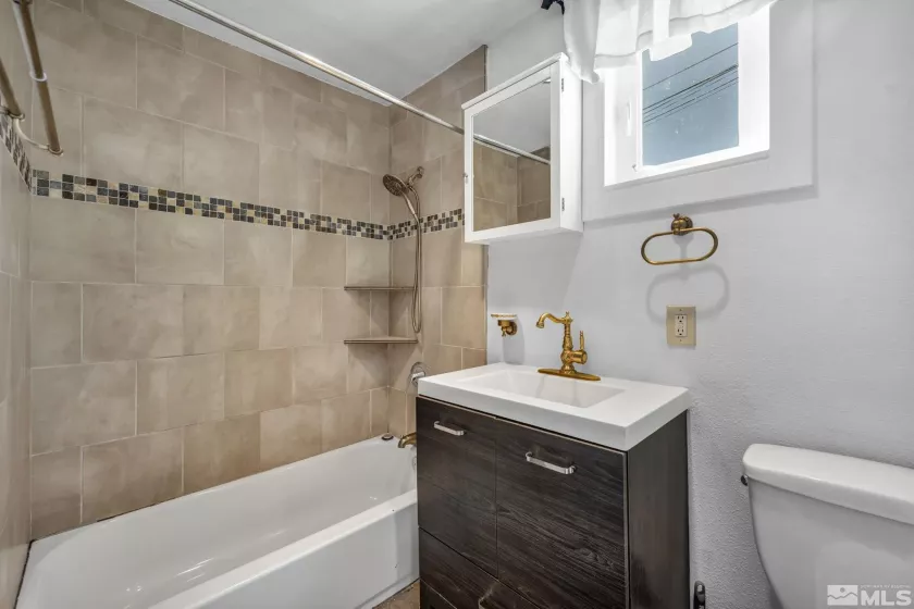 355 Wells, Reno, Nevada 89502, 2 Bedrooms Bedrooms, ,2 BathroomsBathrooms,Residential,Residential,Wells,250006144