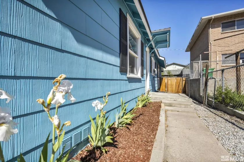 355 Wells, Reno, Nevada 89502, 2 Bedrooms Bedrooms, ,2 BathroomsBathrooms,Residential,Residential,Wells,250006144