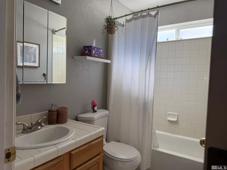 980 Sunview, Carson City, Nevada 89705, 3 Bedrooms Bedrooms, ,2 BathroomsBathrooms,Residential,Residential,Sunview,250006154