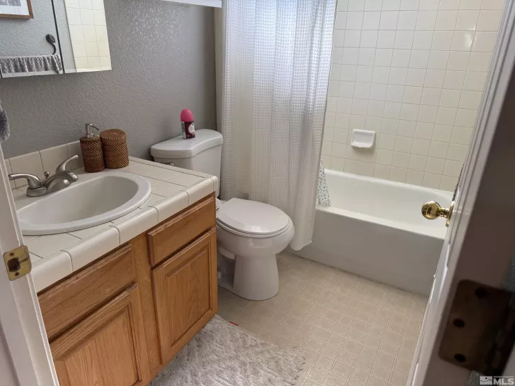980 Sunview, Carson City, Nevada 89705, 3 Bedrooms Bedrooms, ,2 BathroomsBathrooms,Residential,Residential,Sunview,250006154