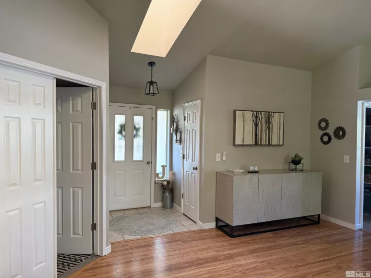 980 Sunview, Carson City, Nevada 89705, 3 Bedrooms Bedrooms, ,2 BathroomsBathrooms,Residential,Residential,Sunview,250006154