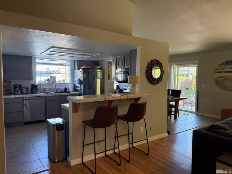 980 Sunview, Carson City, Nevada 89705, 3 Bedrooms Bedrooms, ,2 BathroomsBathrooms,Residential,Residential,Sunview,250006154