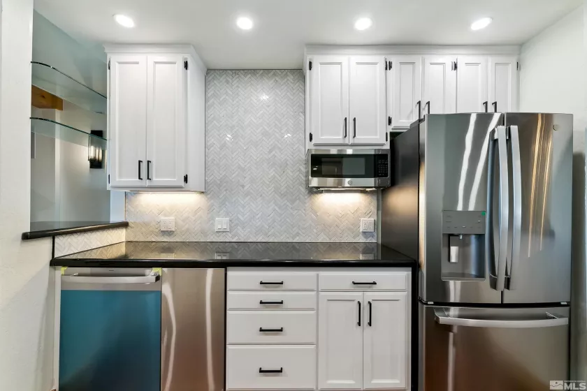 148 Holly, Stateline, Nevada 89449, 3 Bedrooms Bedrooms, ,4 BathroomsBathrooms,Residential,Residential,Holly,250003721