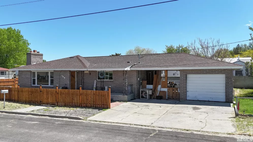100 Pleasant, Winnemucca, Nevada 89445, 5 Bedrooms Bedrooms, ,2 BathroomsBathrooms,Residential,Residential,Pleasant,250006182
