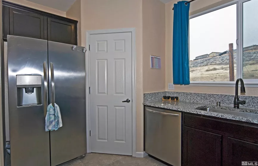 3006 Sterling, Sparks, Nevada 89431, 2 Bedrooms Bedrooms, ,3 BathroomsBathrooms,Residential,Residential,Sterling,250002861