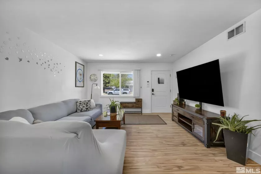 1185 Plymouth, Sparks, Nevada 89436, 3 Bedrooms Bedrooms, ,1 BathroomBathrooms,Residential,Residential,Plymouth,250006187