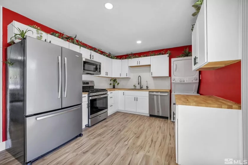 1185 Plymouth, Sparks, Nevada 89436, 3 Bedrooms Bedrooms, ,1 BathroomBathrooms,Residential,Residential,Plymouth,250006187