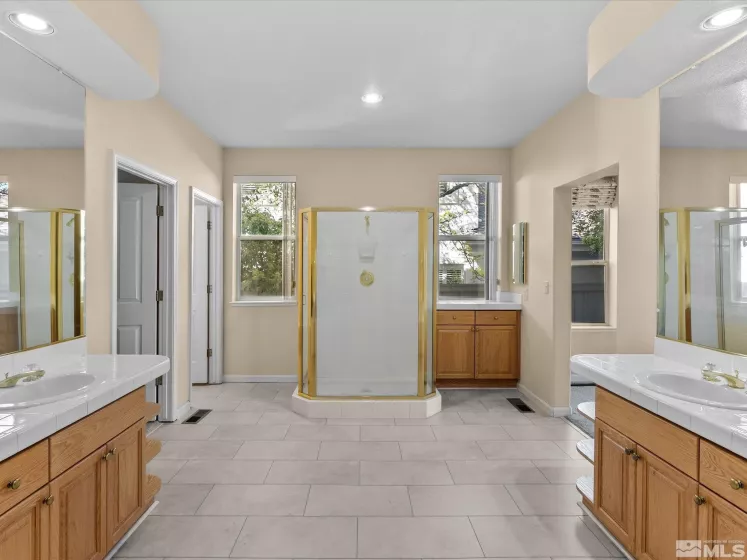 6190 Carriage House, Reno, Nevada 89519, 3 Bedrooms Bedrooms, ,4 BathroomsBathrooms,Residential,Residential,Carriage House,250005989