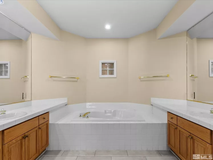 6190 Carriage House, Reno, Nevada 89519, 3 Bedrooms Bedrooms, ,4 BathroomsBathrooms,Residential,Residential,Carriage House,250005989