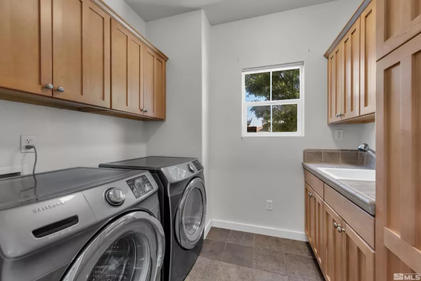 1279 Par Three, Sparks, Nevada 89436, 3 Bedrooms Bedrooms, ,3 BathroomsBathrooms,Residential,Residential,Par Three,240011300