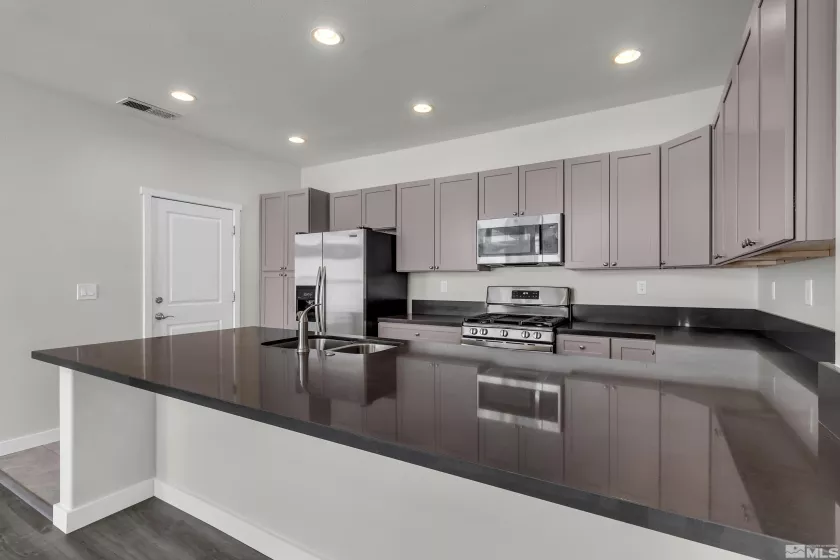 1279 Par Three, Sparks, Nevada 89436, 3 Bedrooms Bedrooms, ,3 BathroomsBathrooms,Residential,Residential,Par Three,240011300