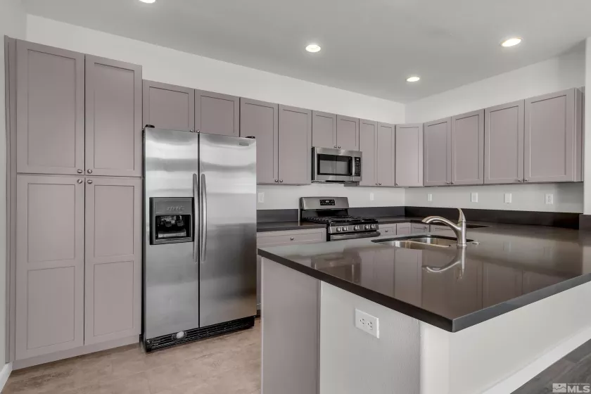 1279 Par Three, Sparks, Nevada 89436, 3 Bedrooms Bedrooms, ,3 BathroomsBathrooms,Residential,Residential,Par Three,240011300