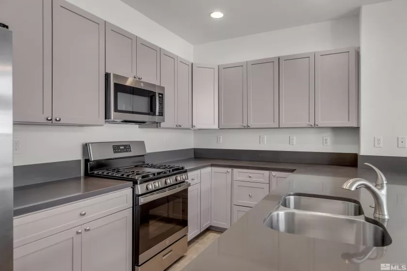 1279 Par Three, Sparks, Nevada 89436, 3 Bedrooms Bedrooms, ,3 BathroomsBathrooms,Residential,Residential,Par Three,240011300