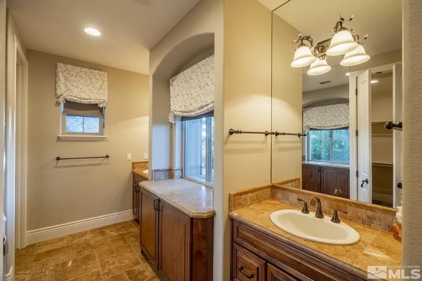 6130 Lake Geneva, Reno, Nevada 89511, 5 Bedrooms Bedrooms, ,6 BathroomsBathrooms,Residential,Residential,Lake Geneva,240011520