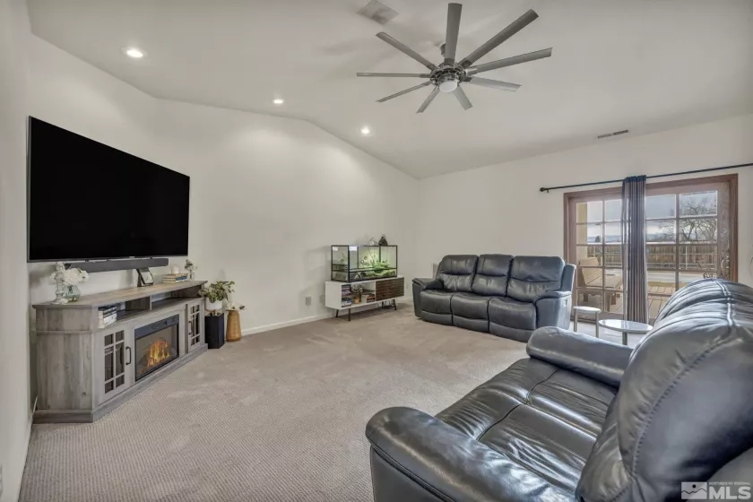 421 Silver Star, Yerington, Nevada 89447, 4 Bedrooms Bedrooms, ,3 BathroomsBathrooms,Residential,Residential,Silver Star,250001894