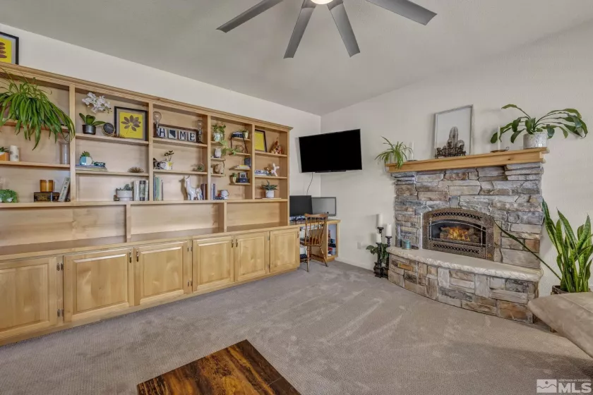 421 Silver Star, Yerington, Nevada 89447, 4 Bedrooms Bedrooms, ,3 BathroomsBathrooms,Residential,Residential,Silver Star,250001894