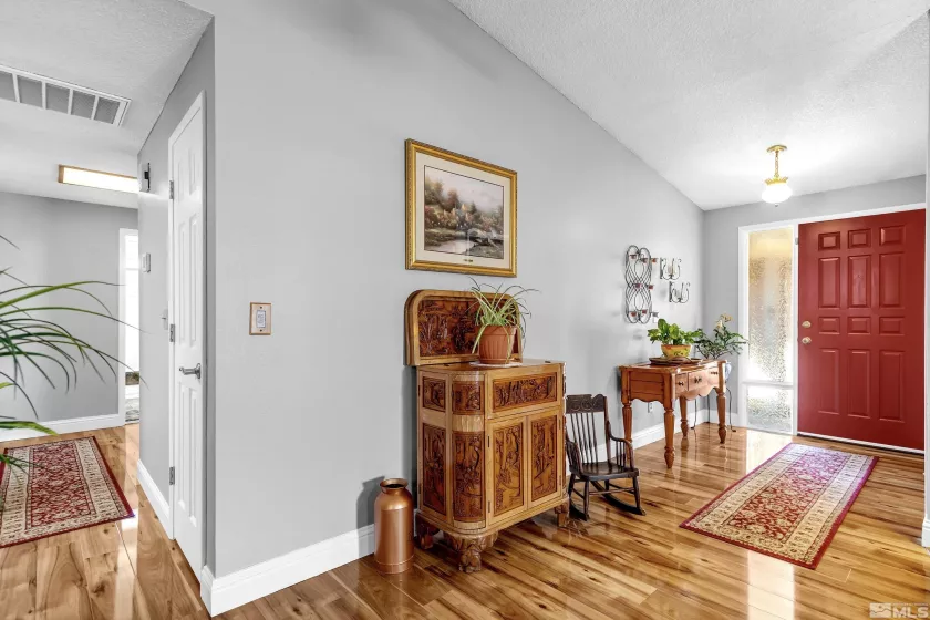 Entry/Foyer