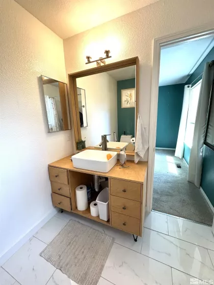 425 Nicole, Sparks, Nevada 89436, 3 Bedrooms Bedrooms, ,2 BathroomsBathrooms,Residential,Residential,Nicole,250006190