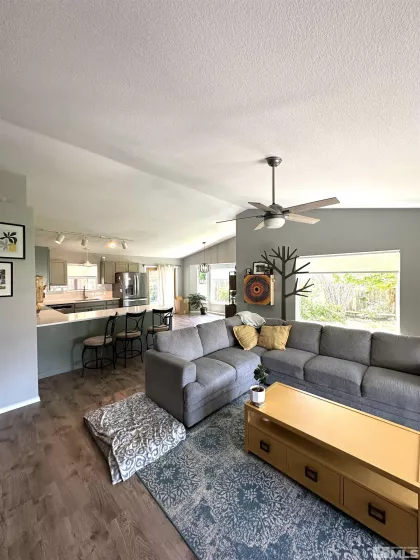 425 Nicole, Sparks, Nevada 89436, 3 Bedrooms Bedrooms, ,2 BathroomsBathrooms,Residential,Residential,Nicole,250006190