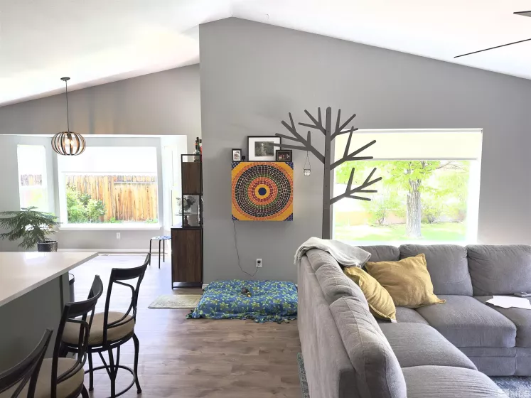 425 Nicole, Sparks, Nevada 89436, 3 Bedrooms Bedrooms, ,2 BathroomsBathrooms,Residential,Residential,Nicole,250006190