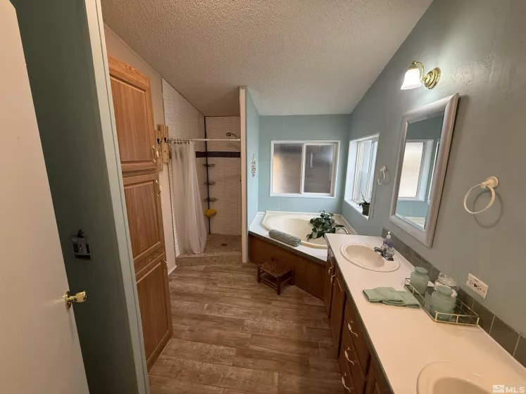 7751 Lytton, Reno, Nevada 89506, 6 Bedrooms Bedrooms, ,3 BathroomsBathrooms,Residential,Residential,Lytton,250005020
