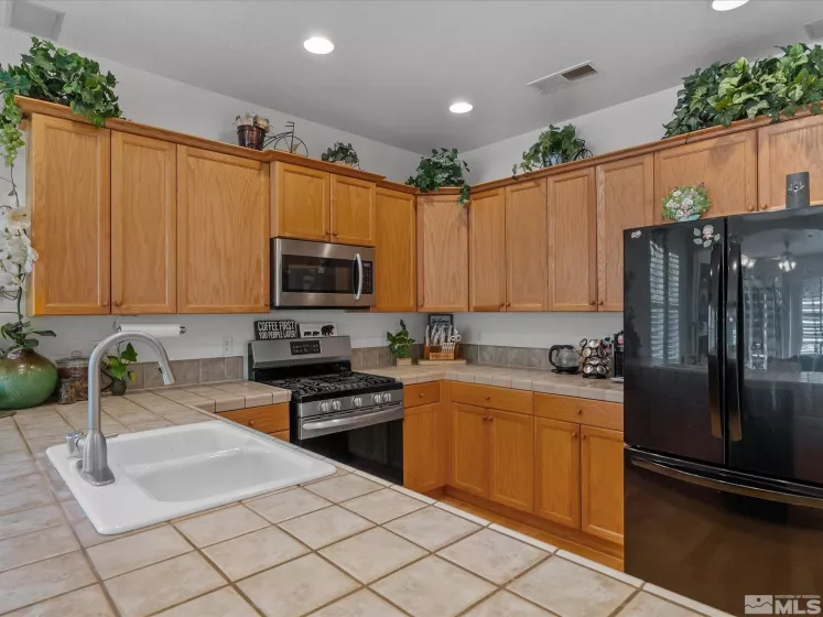 9290 Jack Hammer, Reno, Nevada 89521, 3 Bedrooms Bedrooms, ,2 BathroomsBathrooms,Residential,Residential,Jack Hammer,250006202