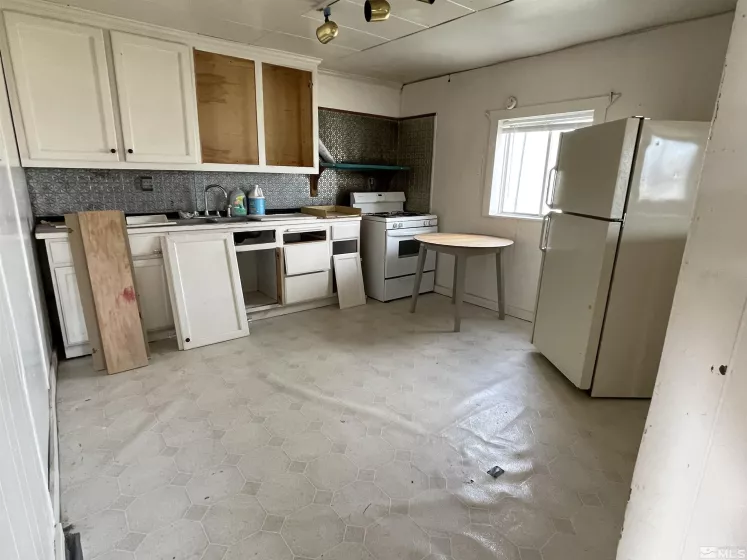 225 US HWY 40, Golconda, Nevada 89414, 3 Bedrooms Bedrooms, ,1 BathroomBathrooms,Residential,Residential,US HWY 40,240003092